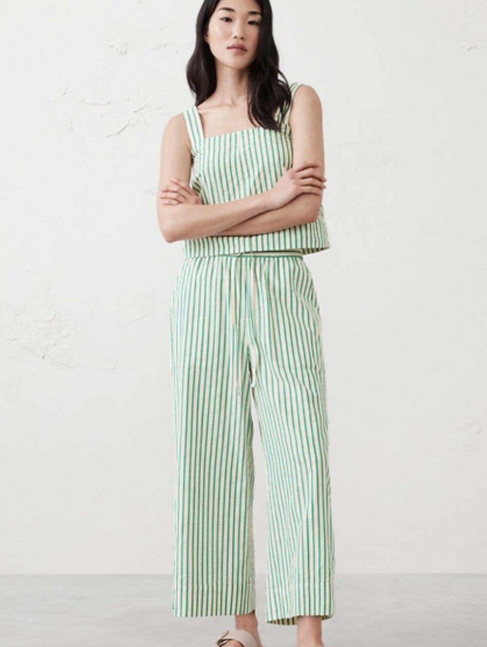 Banana Republic Factory Wide-Leg High-Rise Seersucker Cropped Pull-On Pant